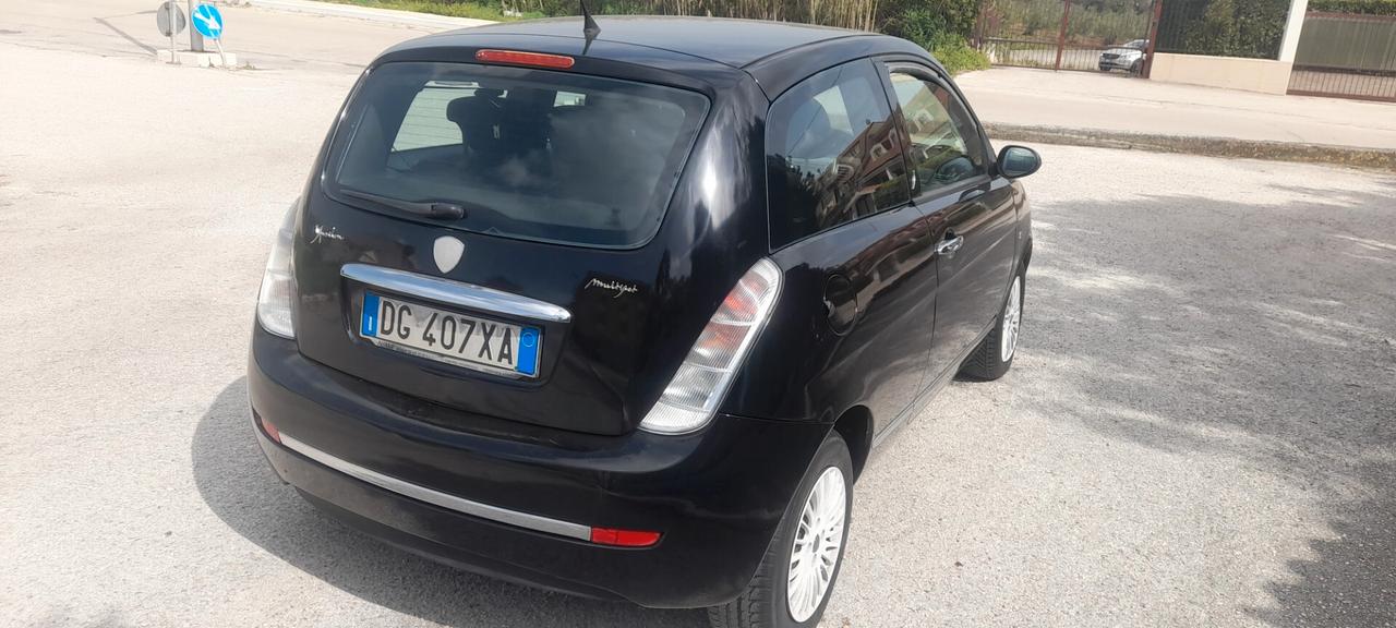 Lancia Ypsilon 1.3 MJT 90 CV Platino