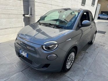 FIAT 500e Berlina 42 kWh PARI AL NUOVO 118CV