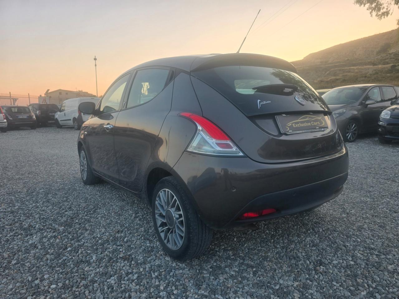 Lancia Ypsilon 1.2 69 CV 5 porte S&S Platinum