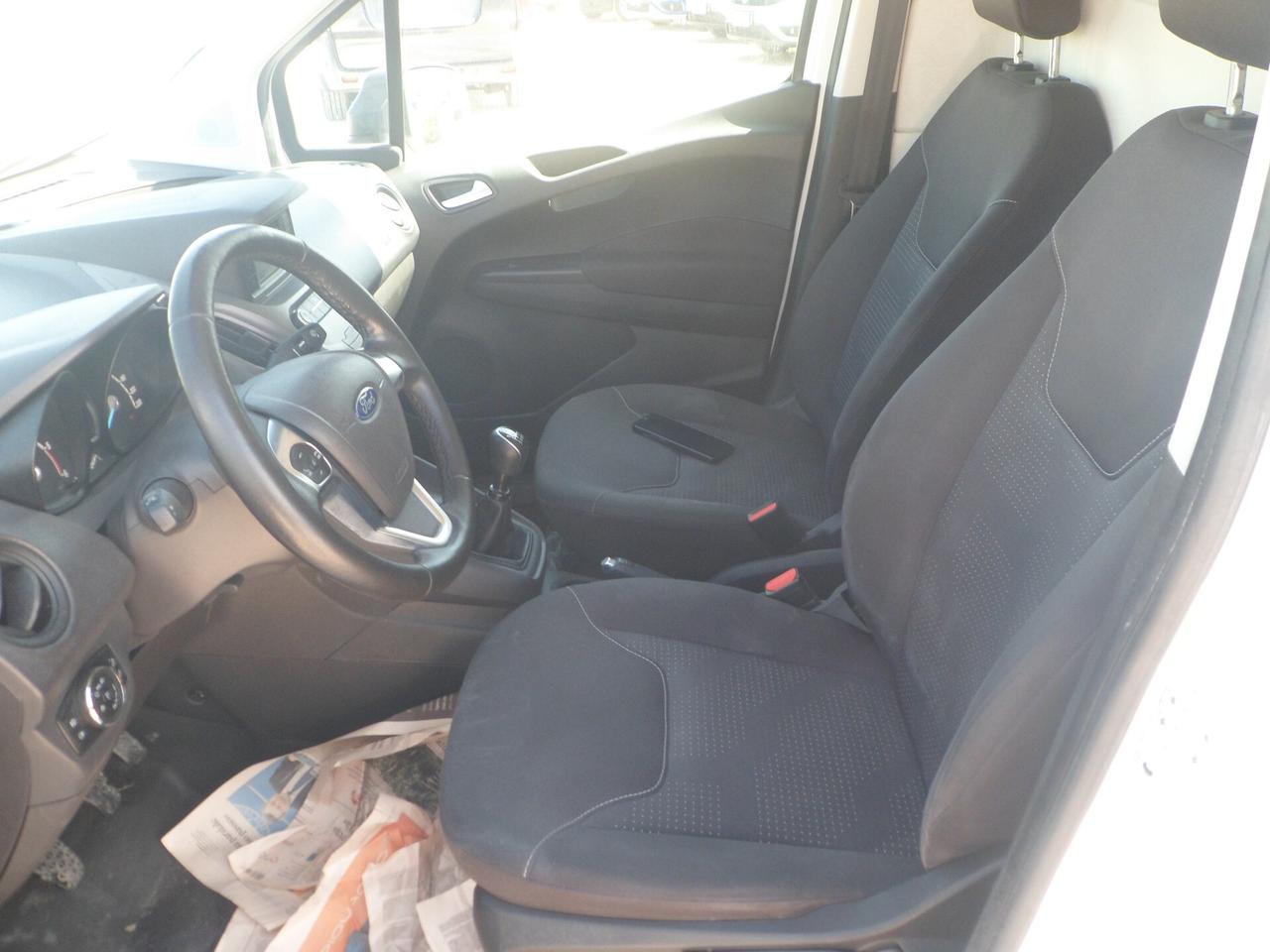 Ford Transit Courier furgone attrezzato