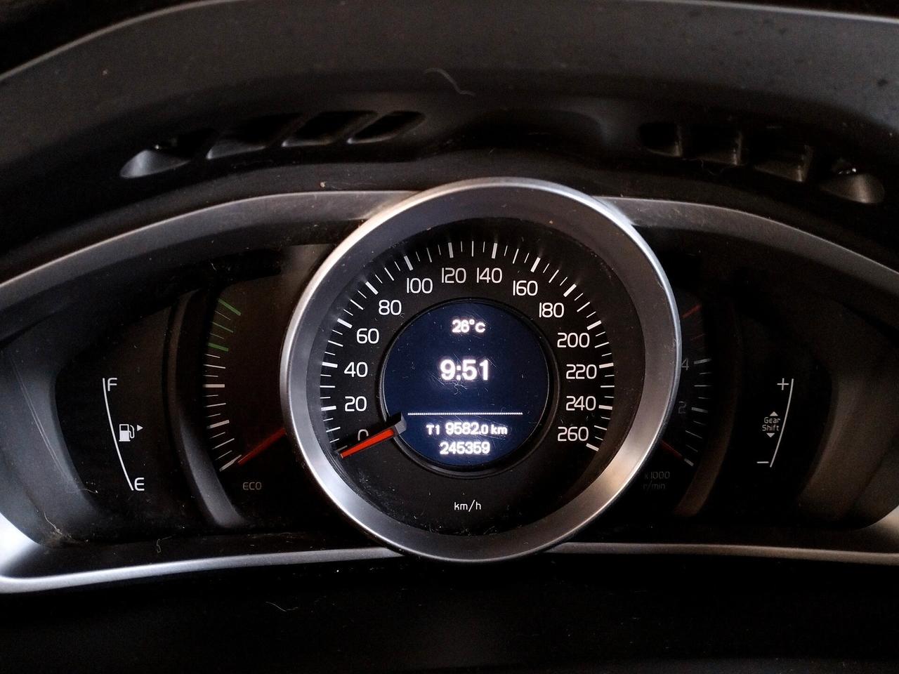 Volvo V40 Cross Country D2 1.6 Kinetic - NEOPATENTATI