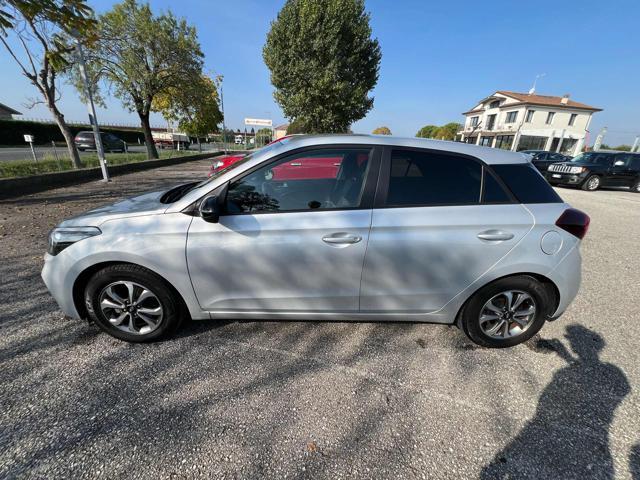 HYUNDAI i20 1.2 5 porte Econext Connectline OK NEOPATENTATI !