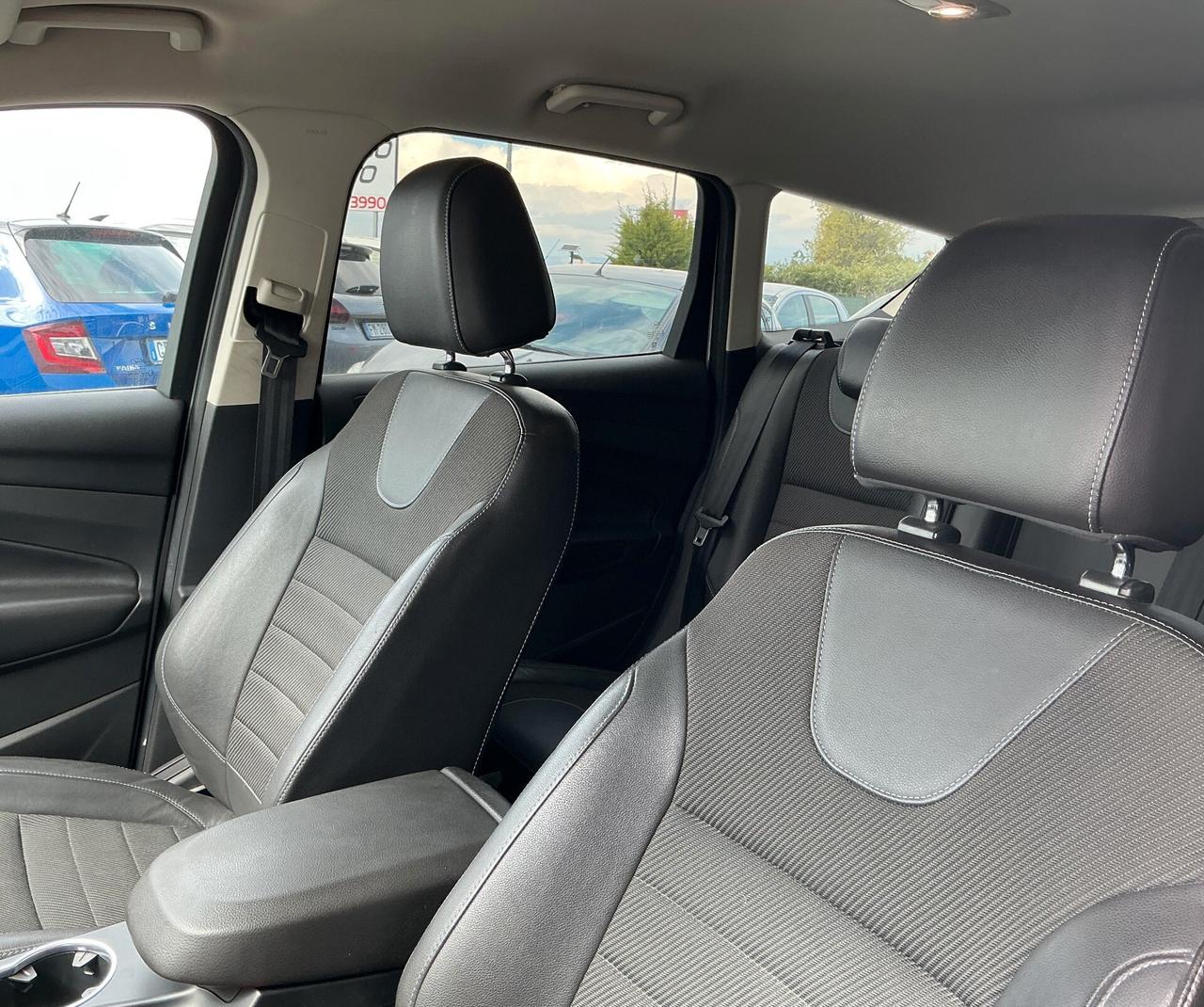 Ford Kuga 2.0 Diesel 4x4 Gancio Traino Neopatentati