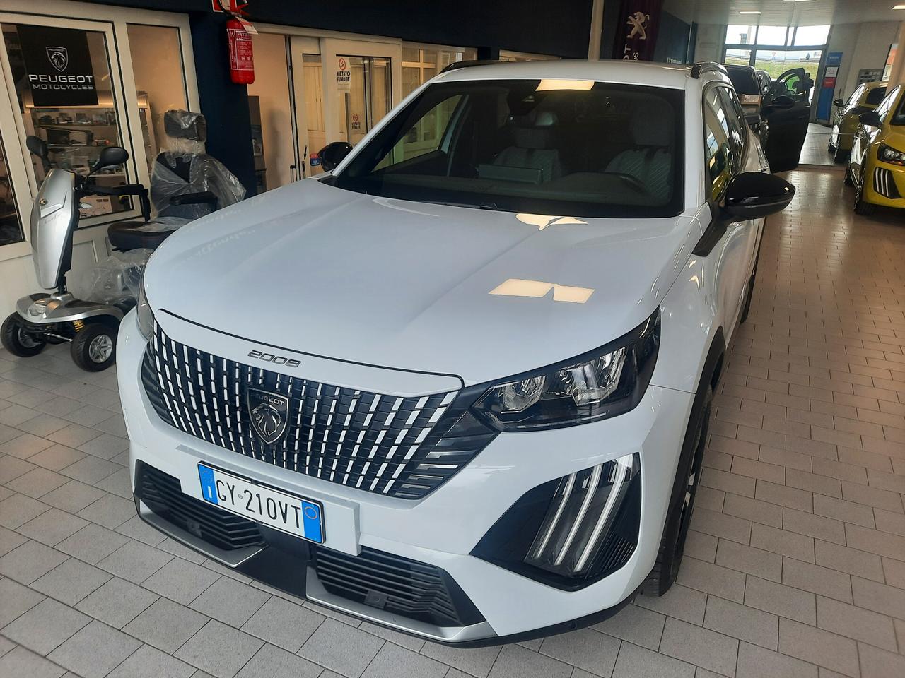 Peugeot 2008 PureTech 130 S&S EAT8 Allure