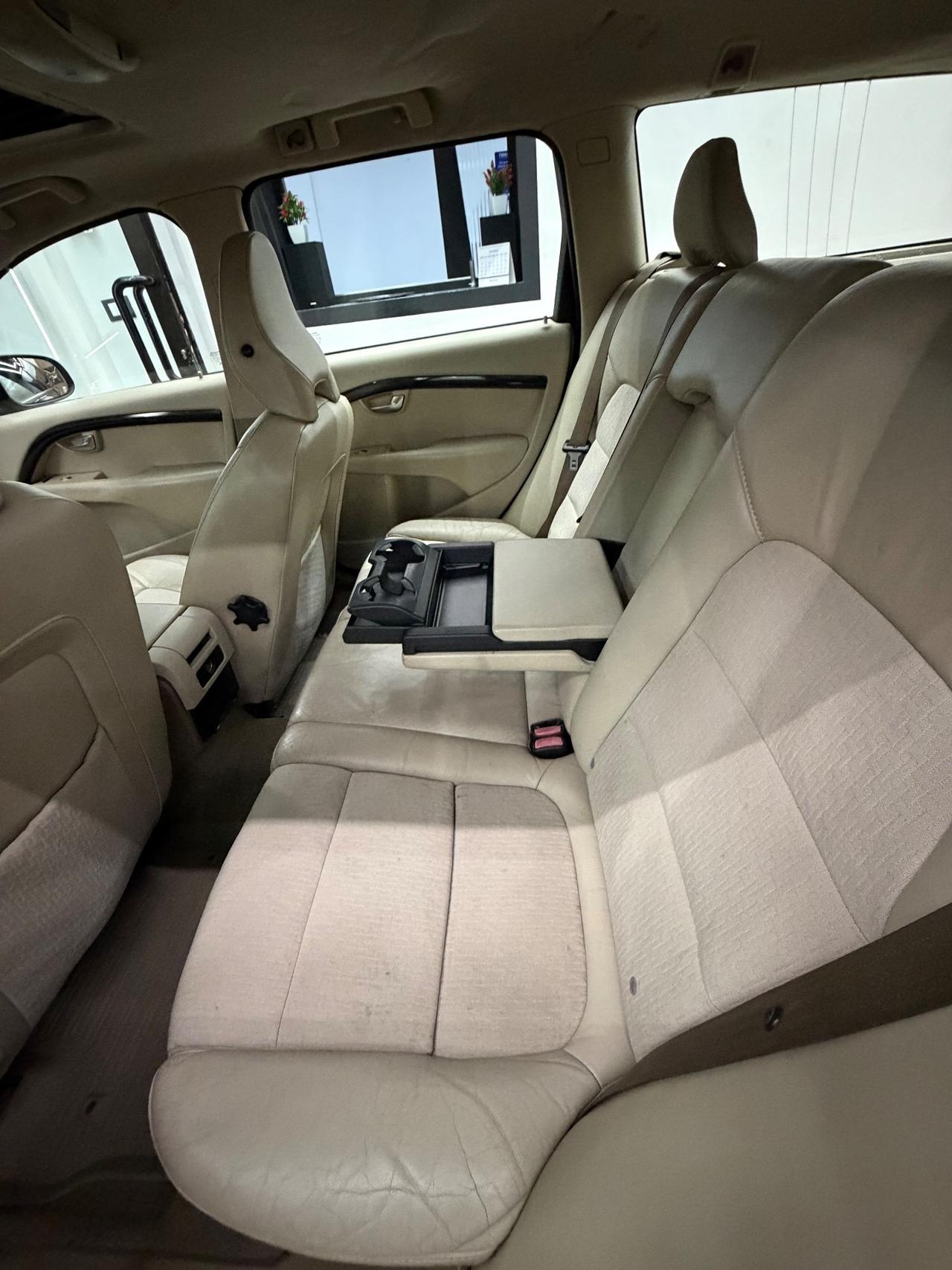 Volvo V70 2.4 D5 AWD Momentum