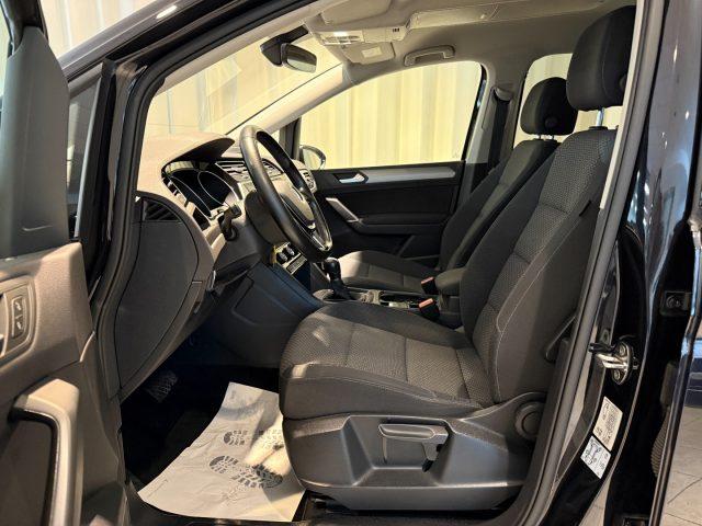 VOLKSWAGEN Touran 1.4 TSI DSG Business 7P Navi ACC DAB+