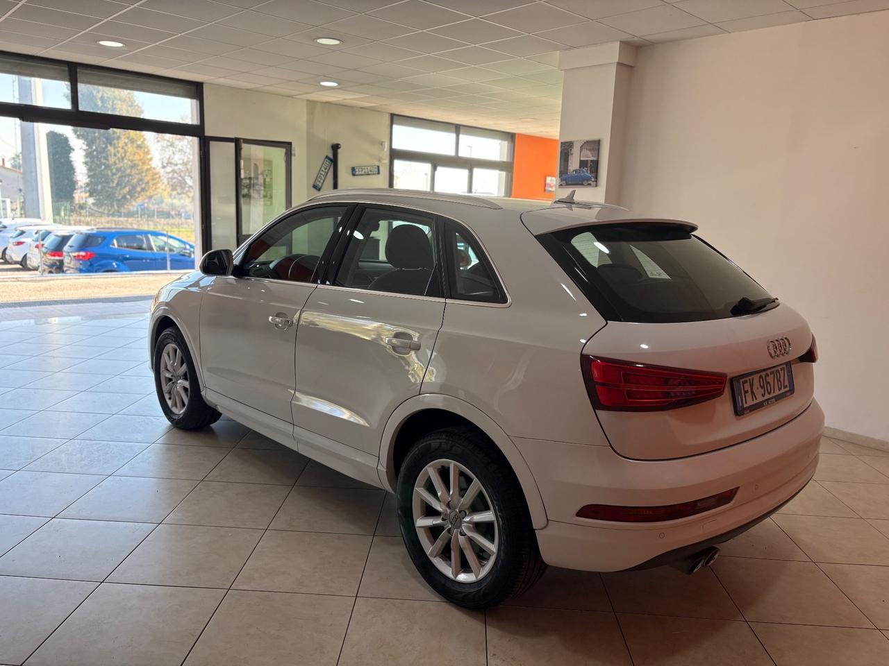 Audi Q3 2.0 TDI 120 CV Sport permuta e finanziamenti