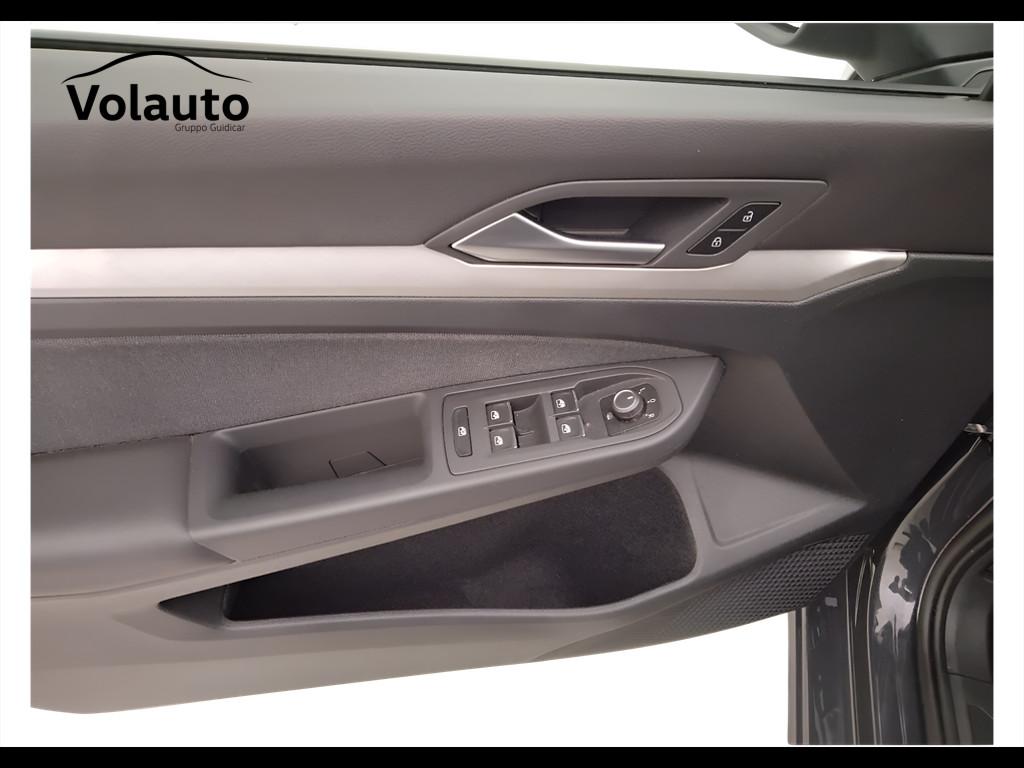 VOLKSWAGEN Golf VIII 2020 - Golf 1.0 etsi evo Life 110cv dsg