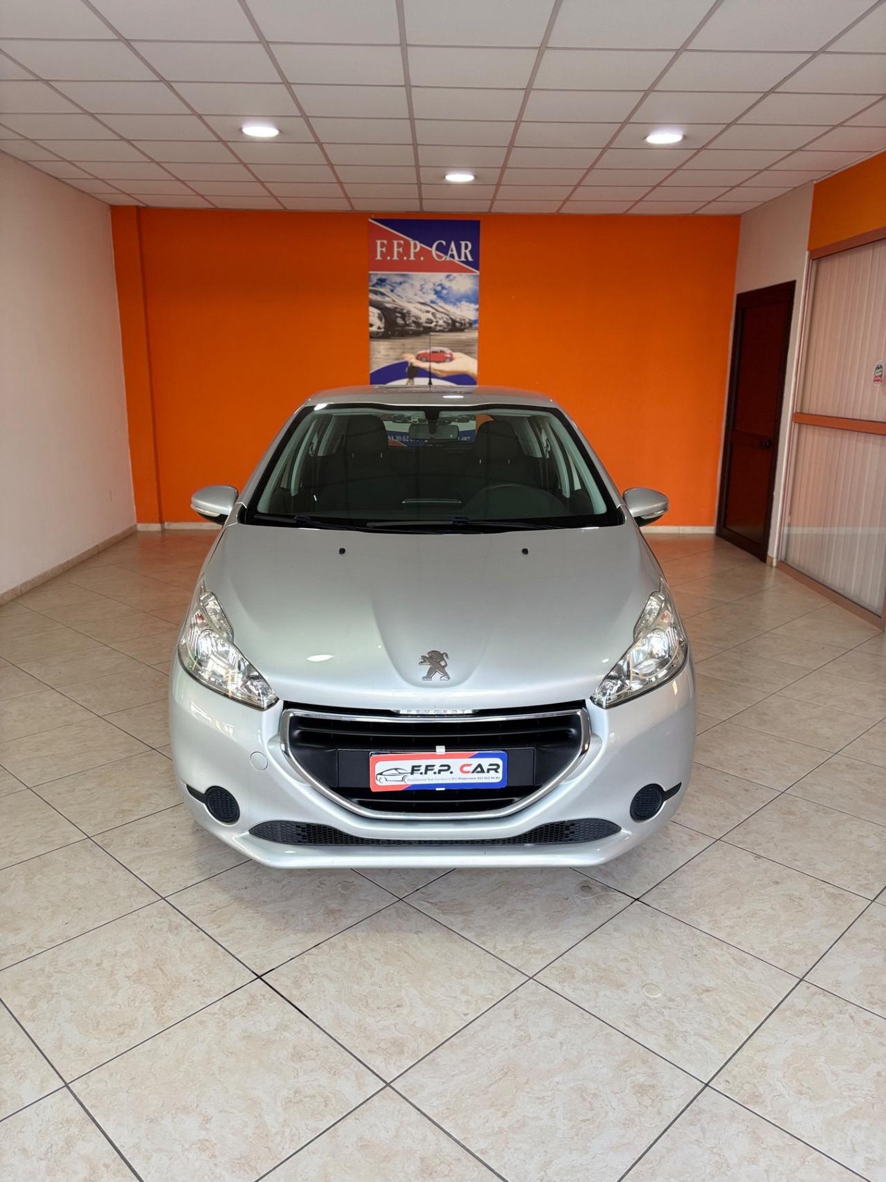 Peugeot 208 1.4 HDi 68 CV 5 porte Allure