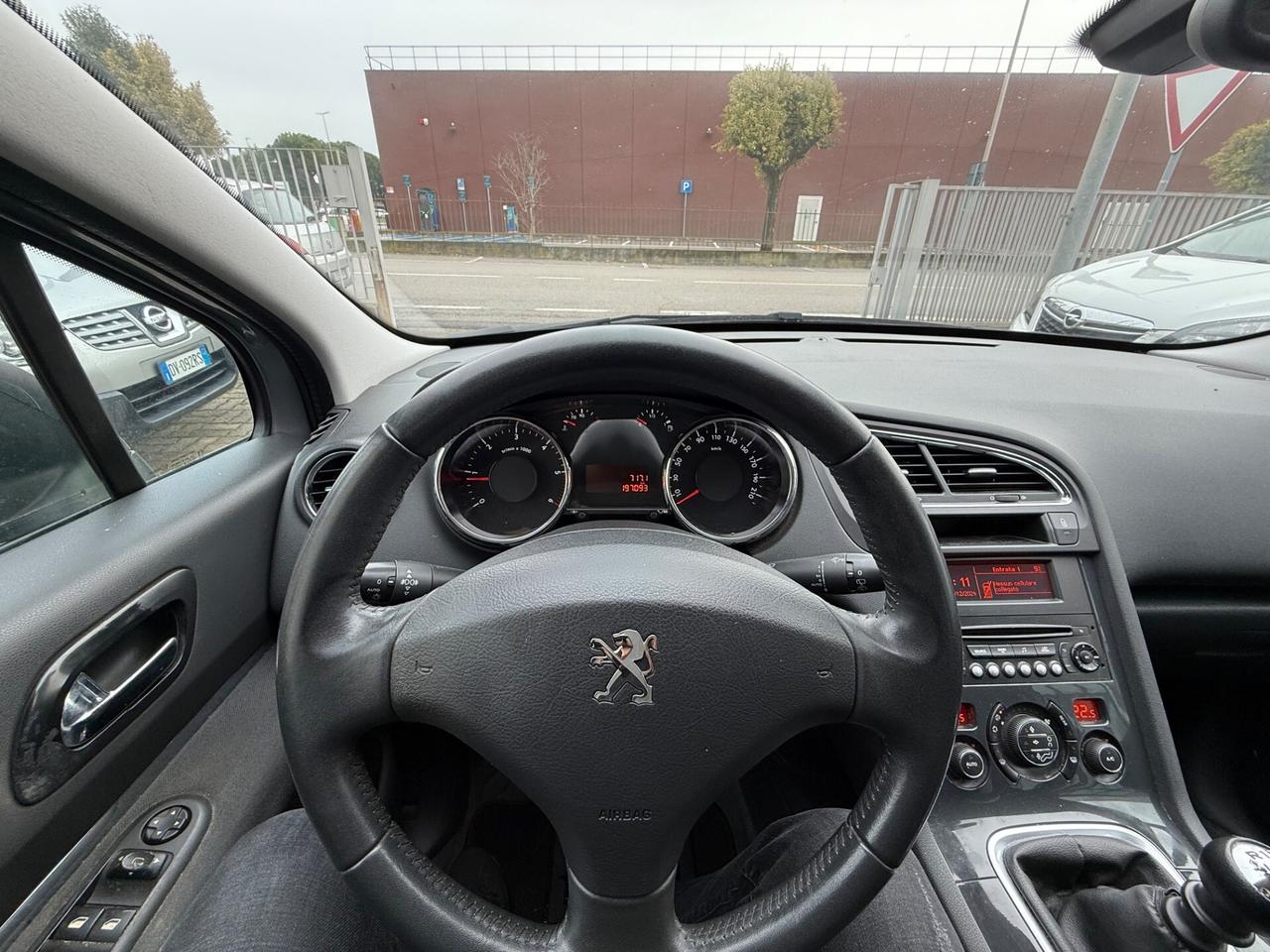 Peugeot 5008 NEOPATENTATI 1.6 HDi 115CV 7 POSTI