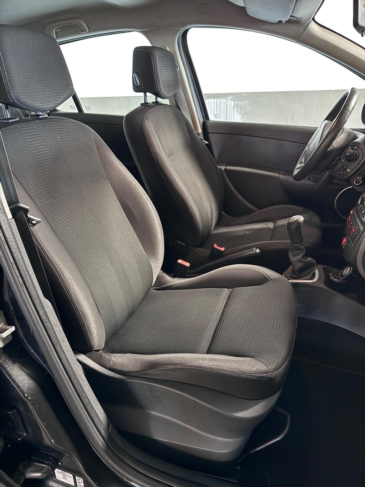 Renault Clio 1.2 16V 5 porte Dynamique