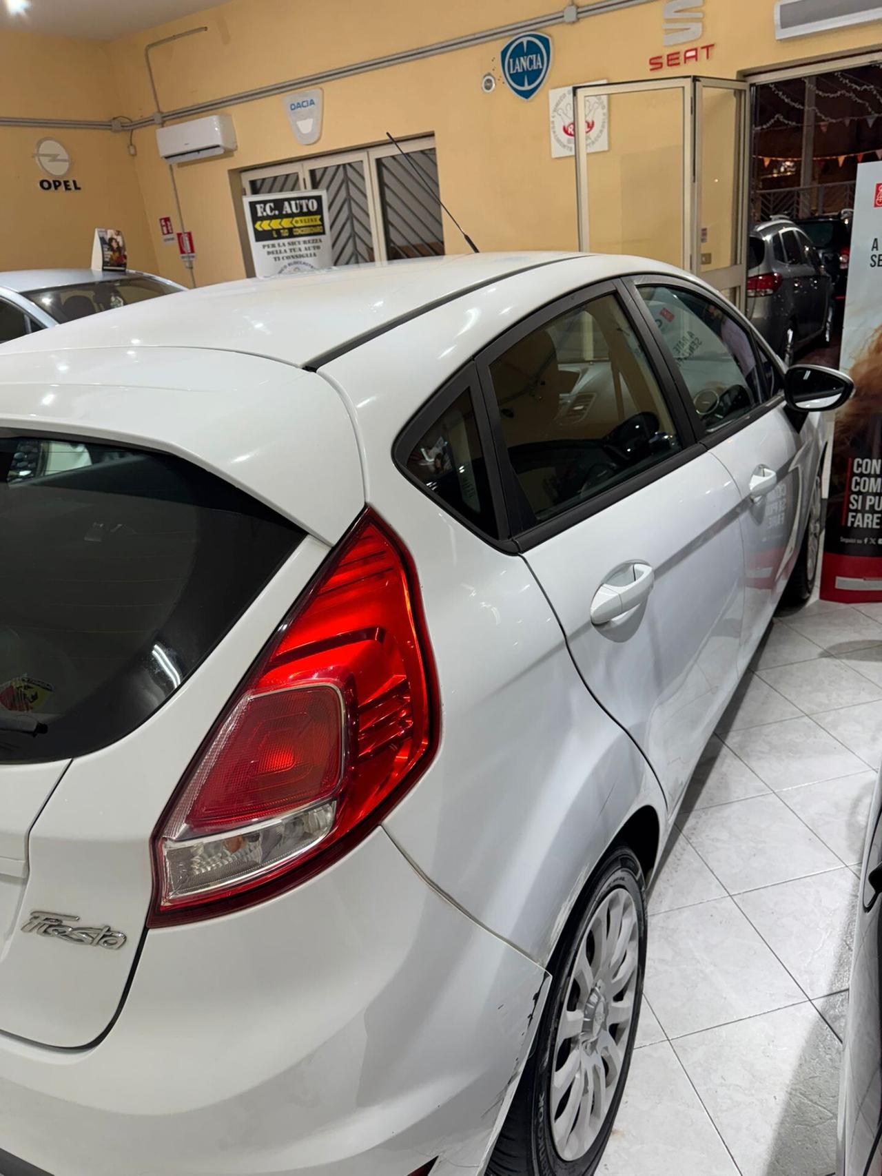 Ford Fiesta 1.5 TDCi 75CV 5 porte Titanium