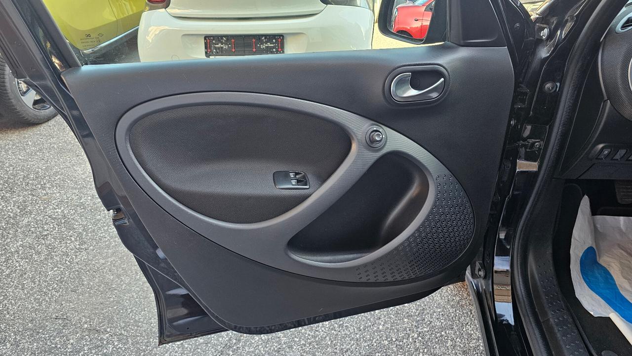 Smart Forfour 70 1.0 Passion NAV ANDROID TAGL UFF LED SENSORI