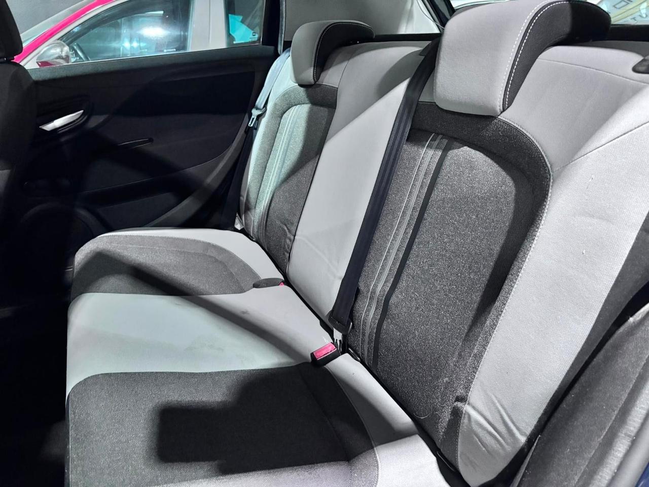 Fiat Punto Benzina Neopatentati 5 porte posti