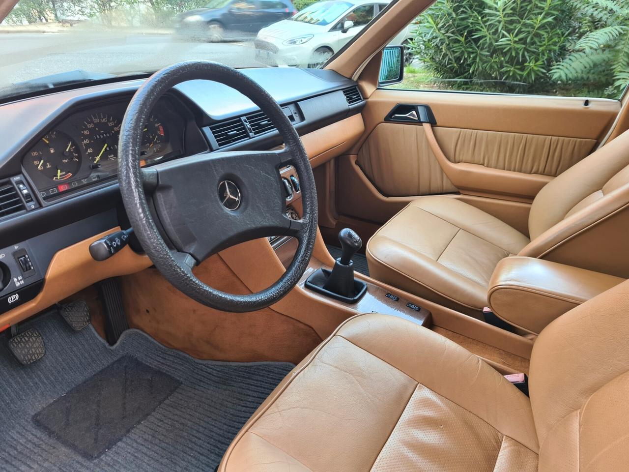 Mercedes-benz 300 E