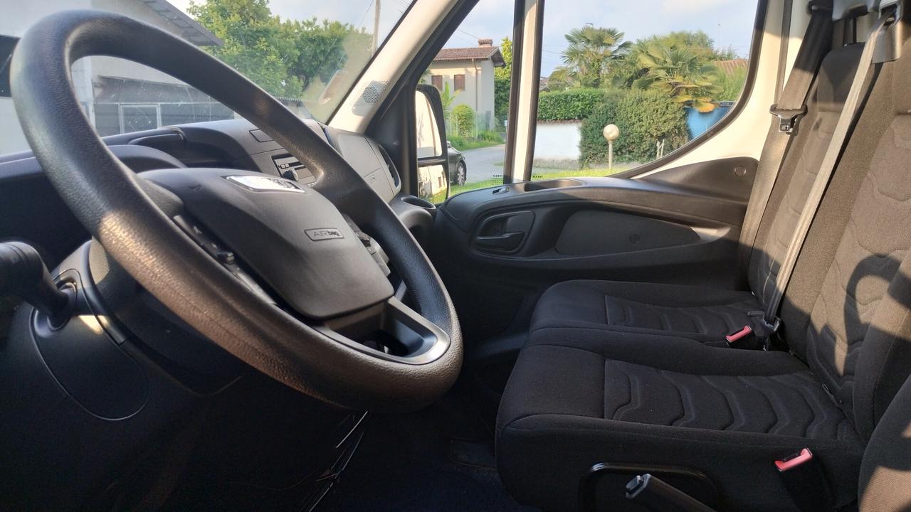 FURGONE IVECO DAILY CASSONATO
