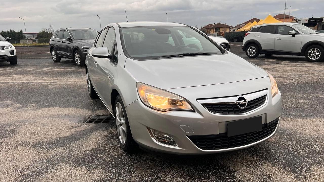 Opel Astra 1.7 CDTI 110CV 5 porte Cosmo