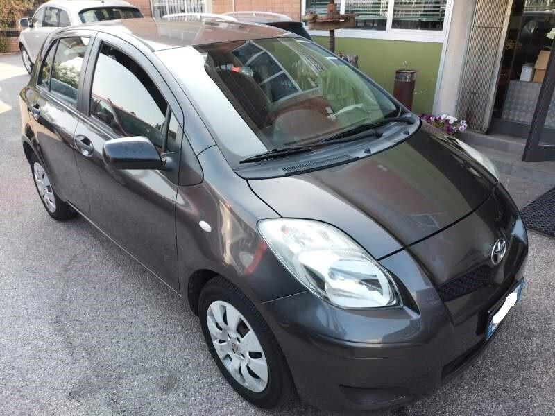 Toyota Yaris 1.0 5 porte Sol