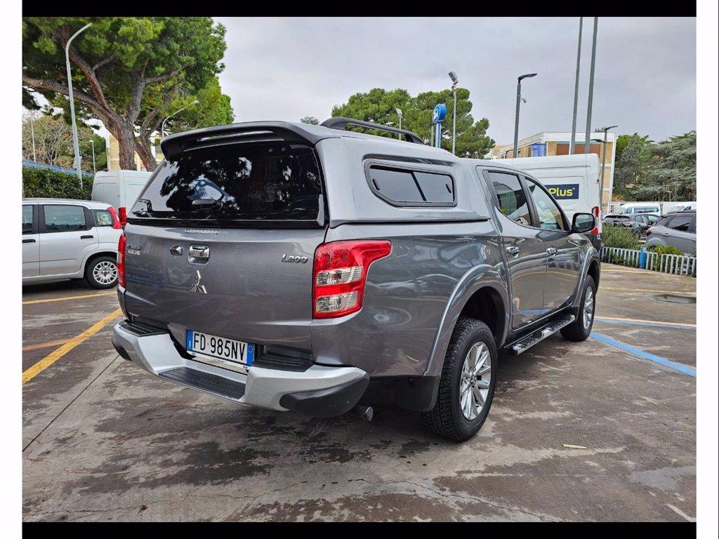 MITSUBISHI L200 d.cab 2.4d intense diamond pack 4wd 181cv n1 auto del 2016