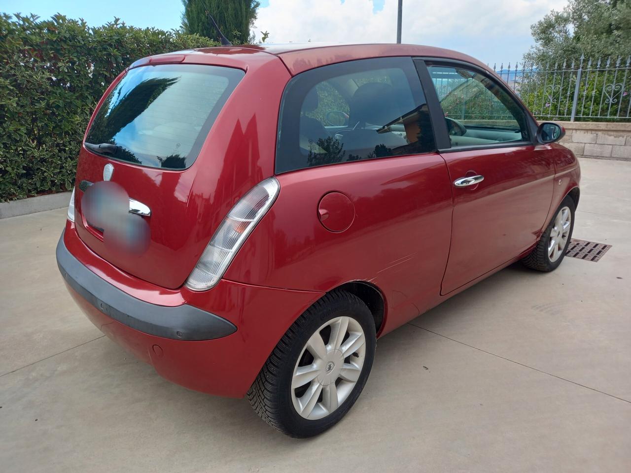 Lancia Ypsilon 1.4 16V Argento