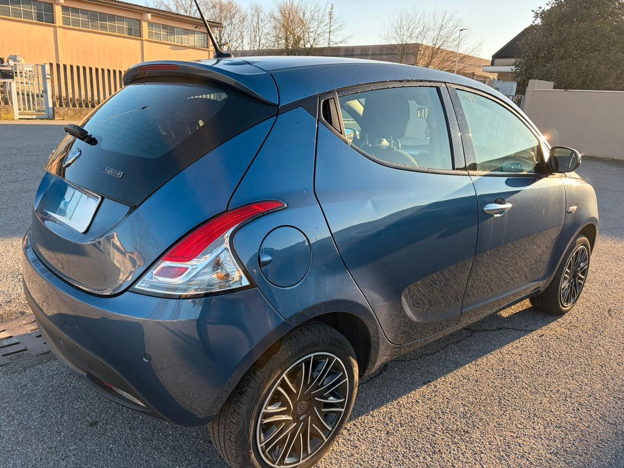 Lancia Ypsilon 1.0 FireFly 5 porte S&S Hybrid Alberta Ferretti
