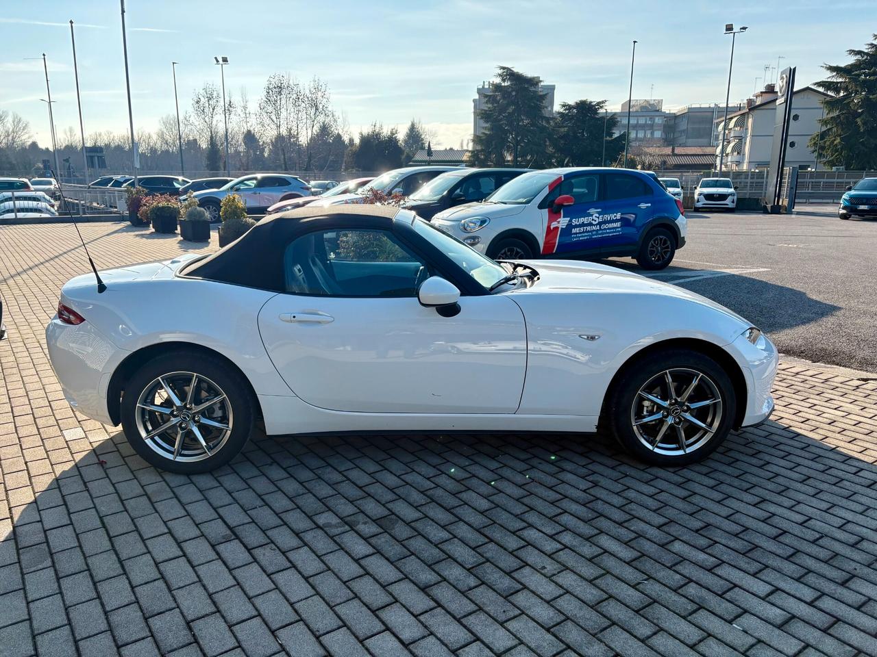 Mazda MX-5 1.5L Skyactiv-G Exclusive-Line