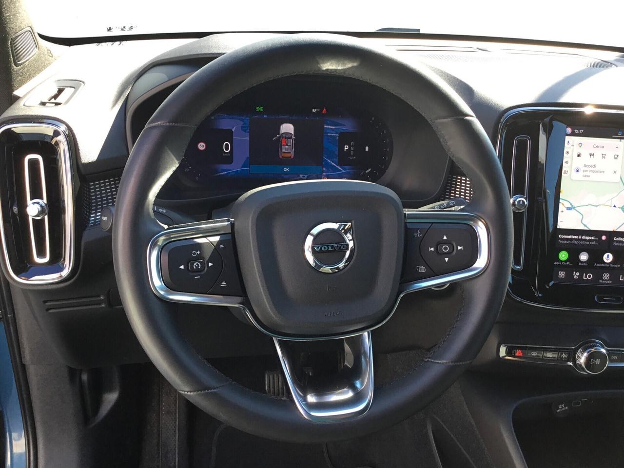 Volvo XC40 B3 automatico Plus Dark