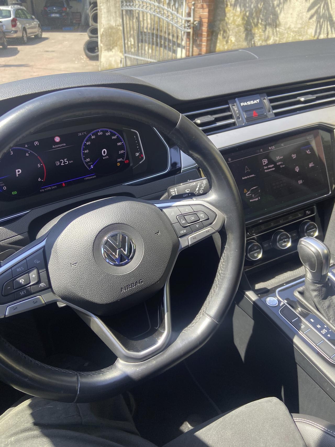 Volkswagen Passat Variant 2.0 TDI SCR 190 CV DSG Executive BMT