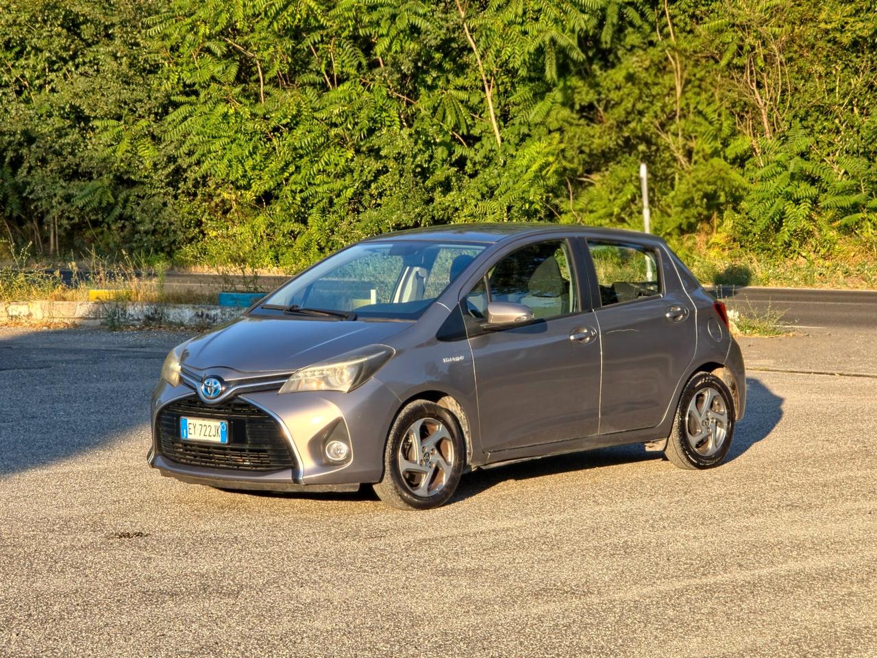 Toyota Yaris 1.5 Hybrid 5 porte Active -E6 Automatica NEO 2015