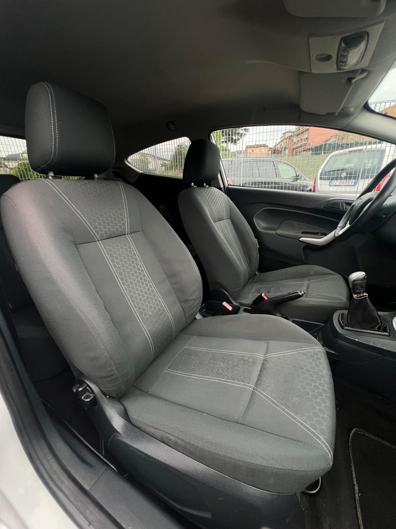 Ford Fiesta 1.4 TDCi 70CV 3 porte Titanium