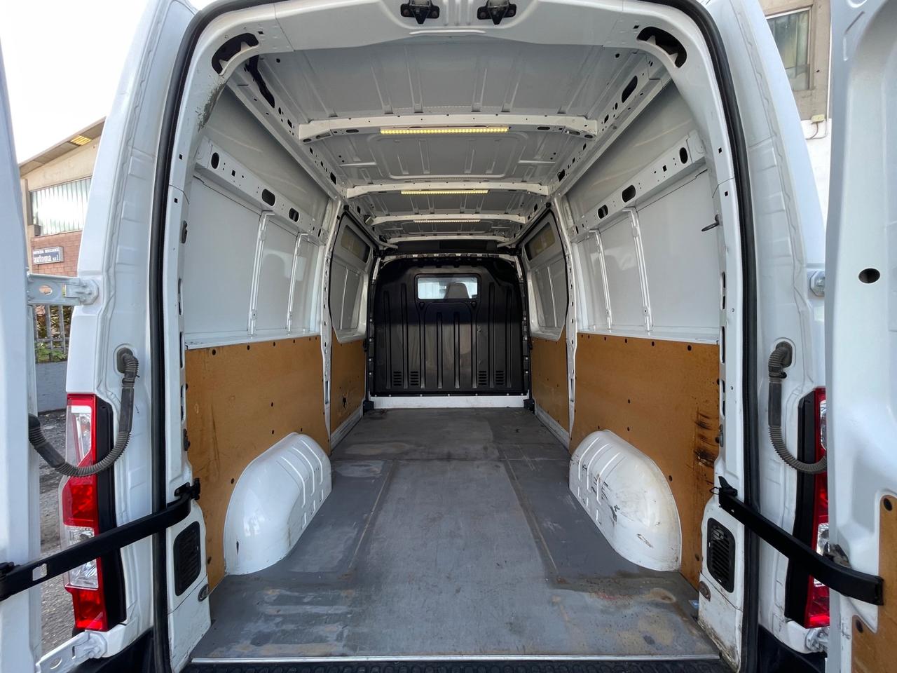 Renault Master T35 2.3 dCi 131 cv