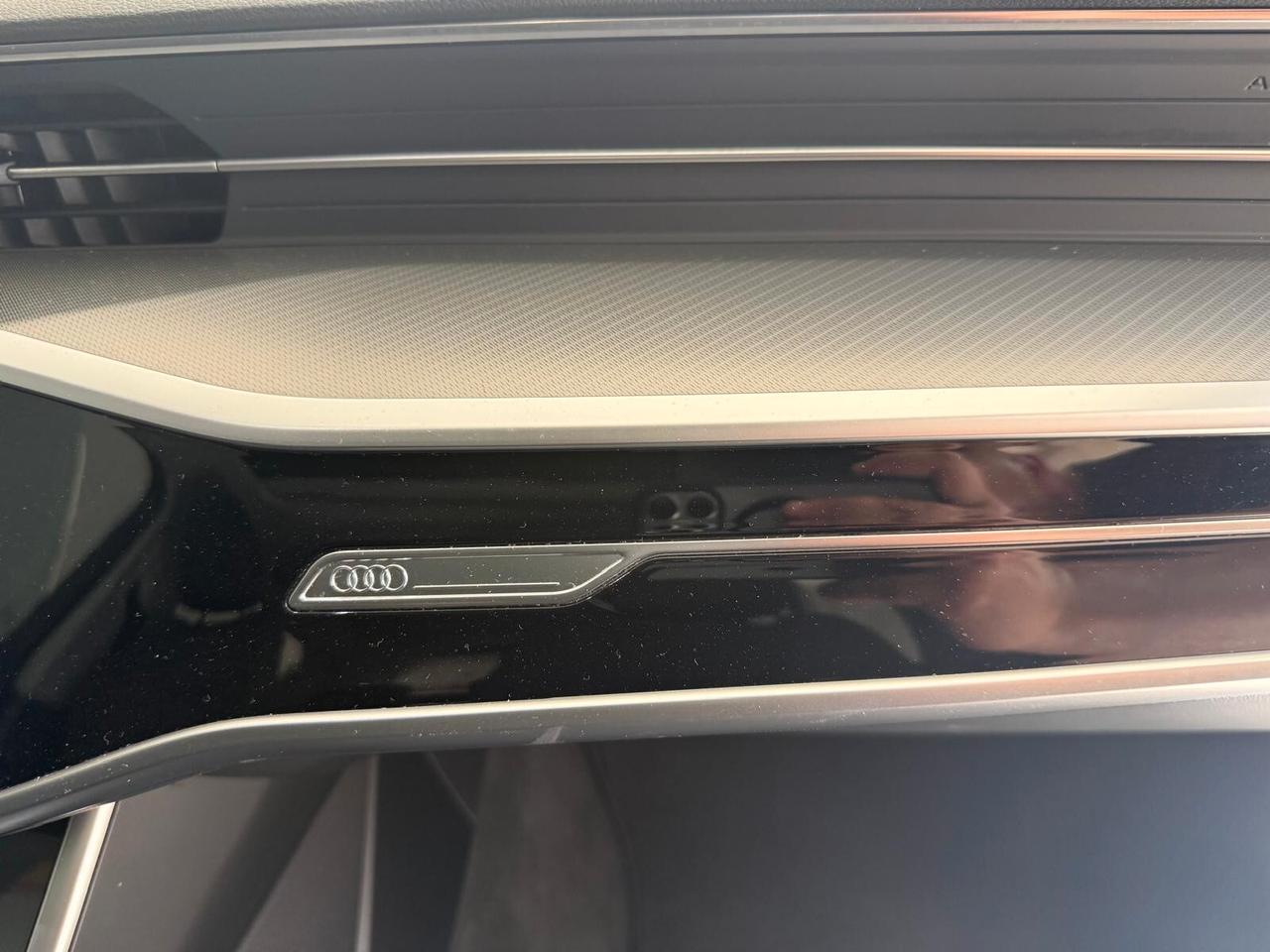Audi A4 Avant 40 TDI quattro S tronic Business Advanced