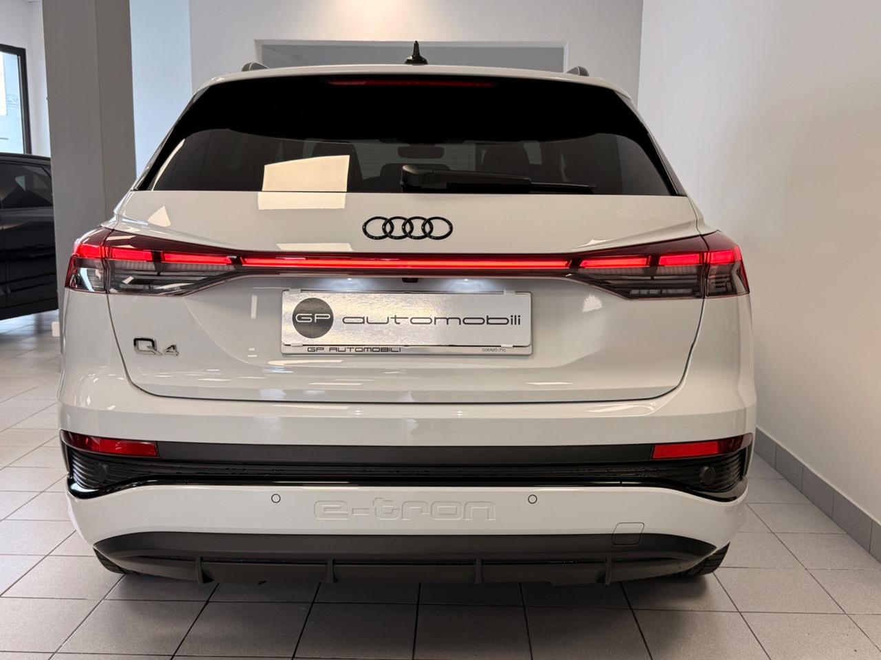 Audi Q4 40 e-tron S line Iva deducibile