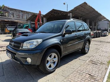 TOYOTA RAV 4 MY23 RAV4 2.0 Tdi D-4D cat 5 porte Sol