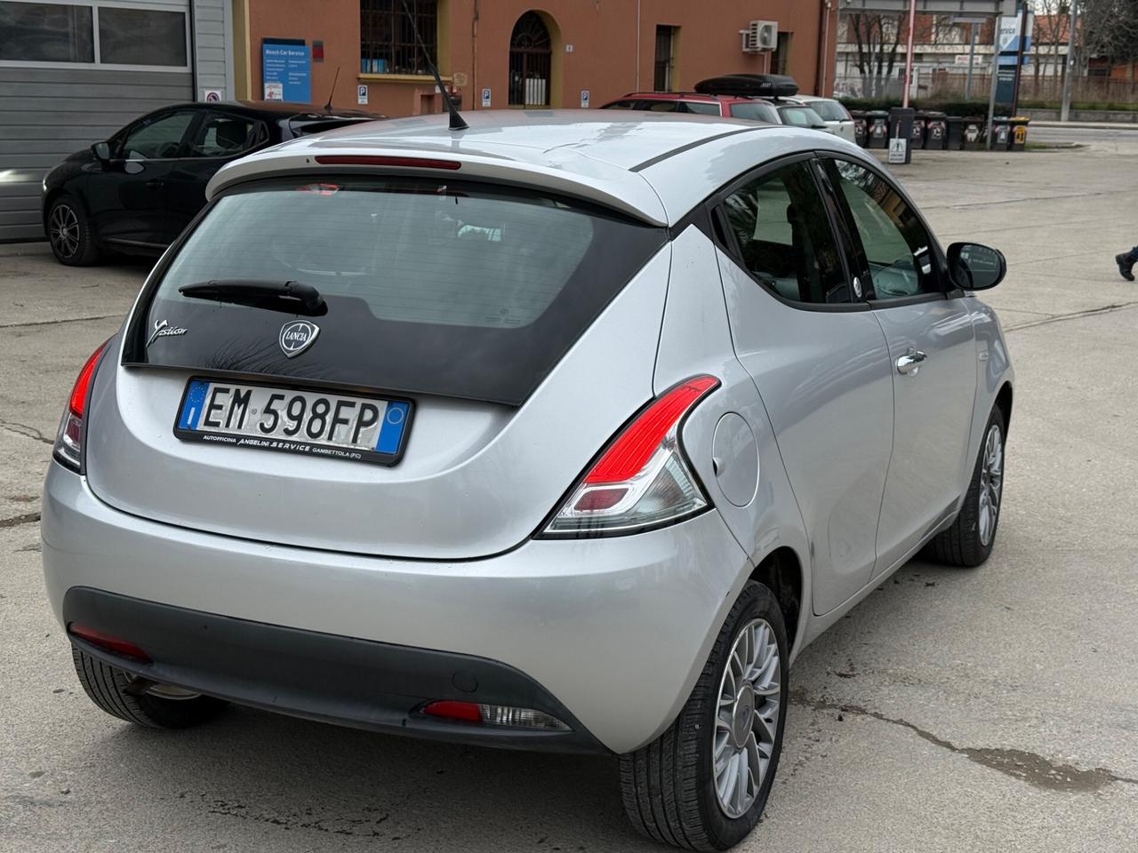 Lancia Ypsilon 1.2 69 CV 5 porte GPL Ecochic Gold