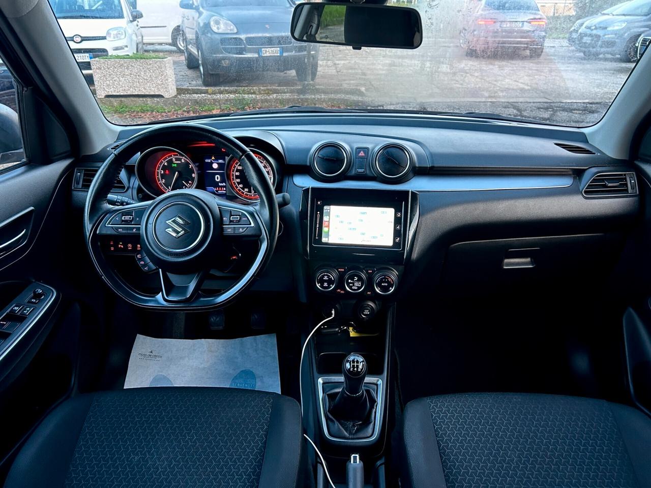 " UNA CHICCA " Suzuki Swift 1.2 Hybrid Top