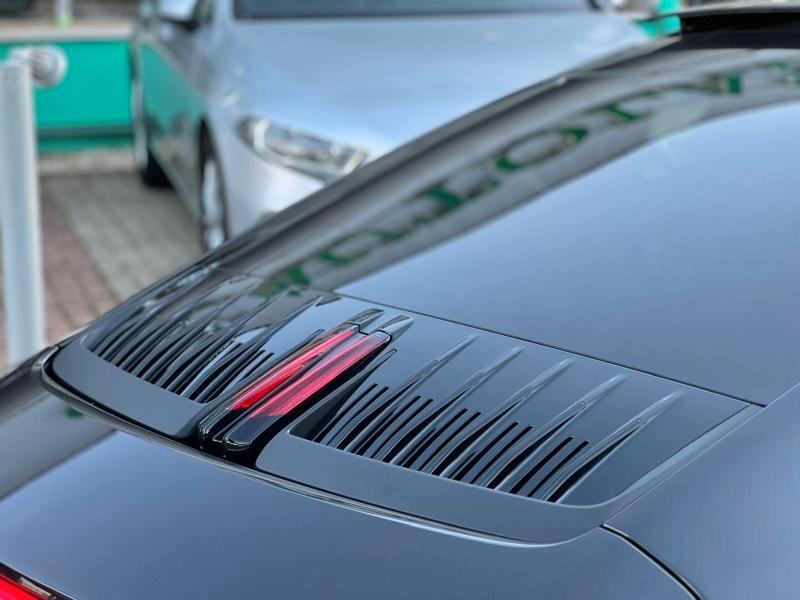 Porsche 992 3.0 Carrera auto