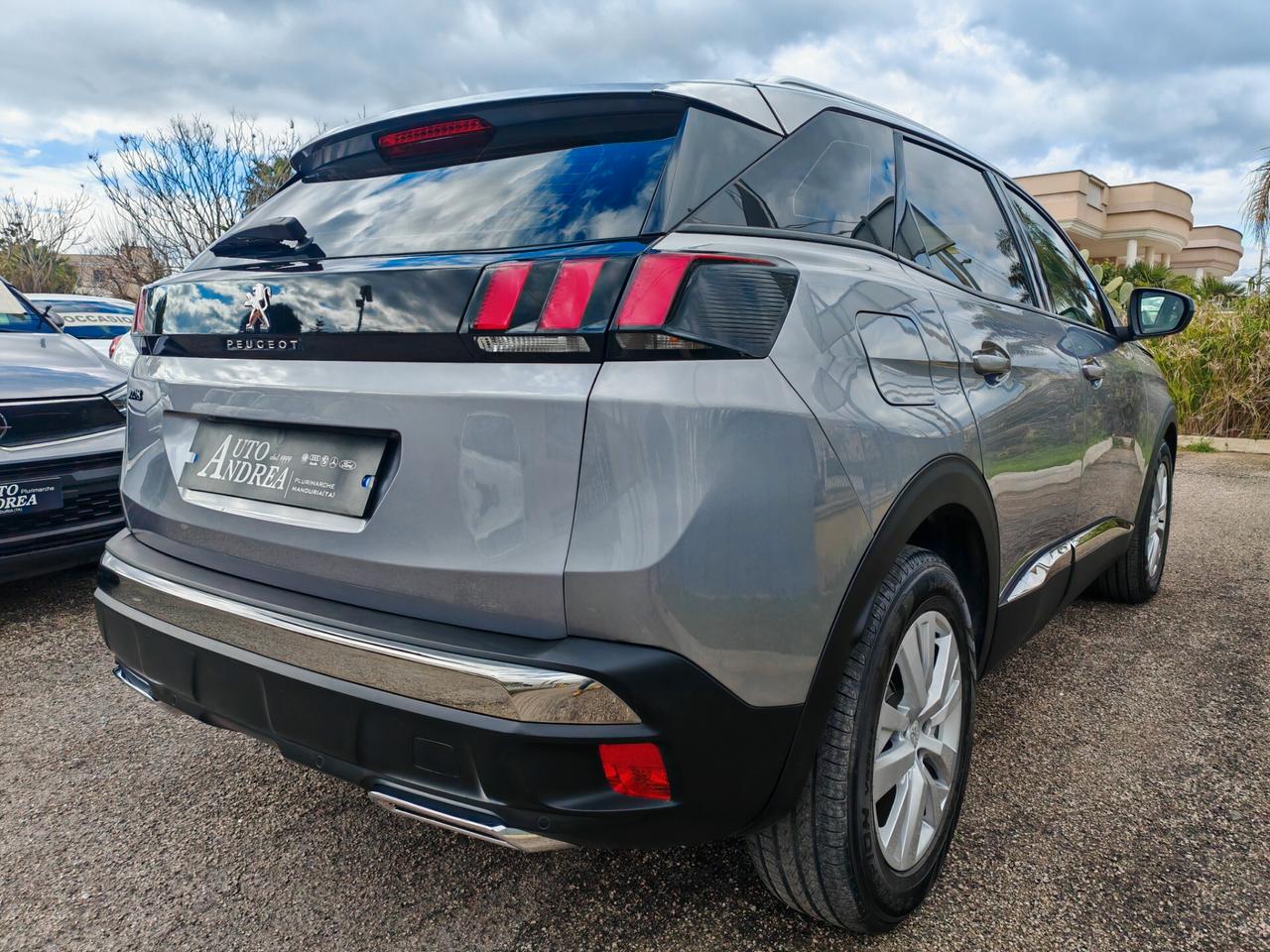 Peugeot 3008 15HDi Tetto navig led 2020