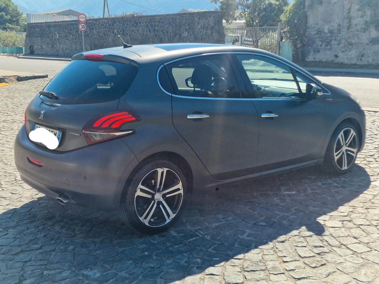 Peugeot 208 BlueHDi 100 5 porte GT Line