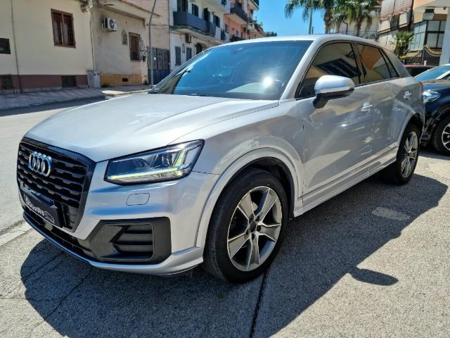 AUDI Q2 30 TDI S tronic Identity Black
