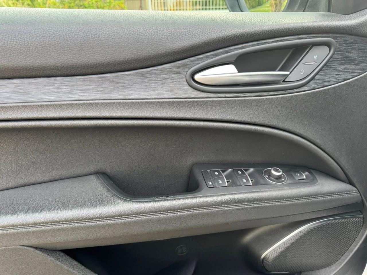 Alfa Romeo Stelvio 2.2 t Business Q4 190cv auto