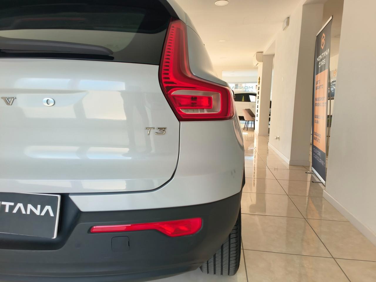 Volvo XC40 T3 Momentum Core