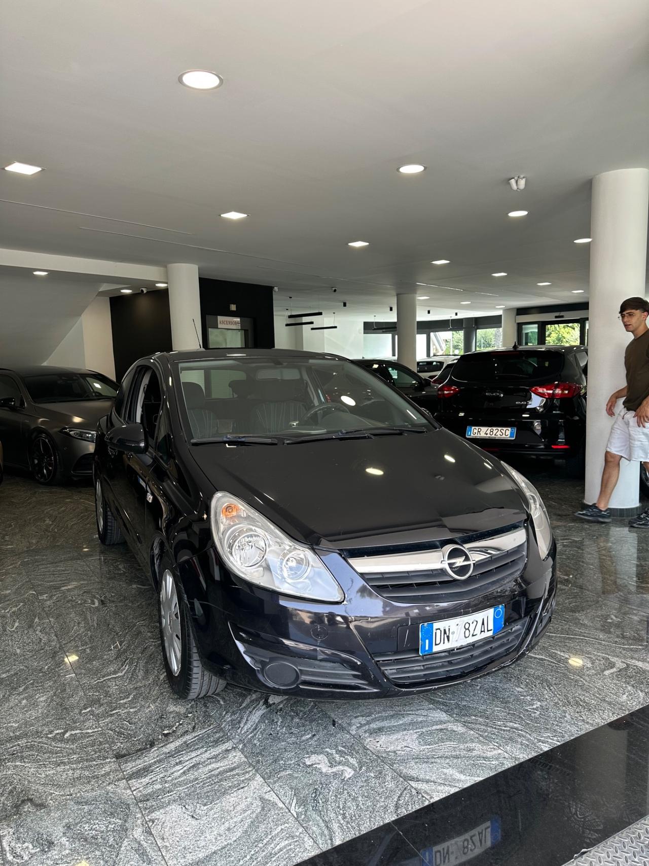 Opel Corsa 1.2 3 porte Enjoy