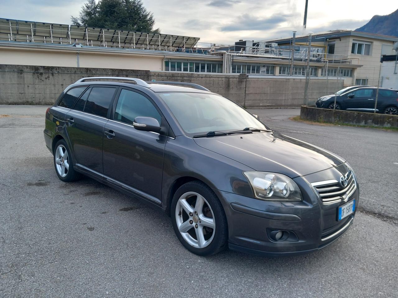 Toyota Avensis SW 2.2 D-4D KM 113000!!!