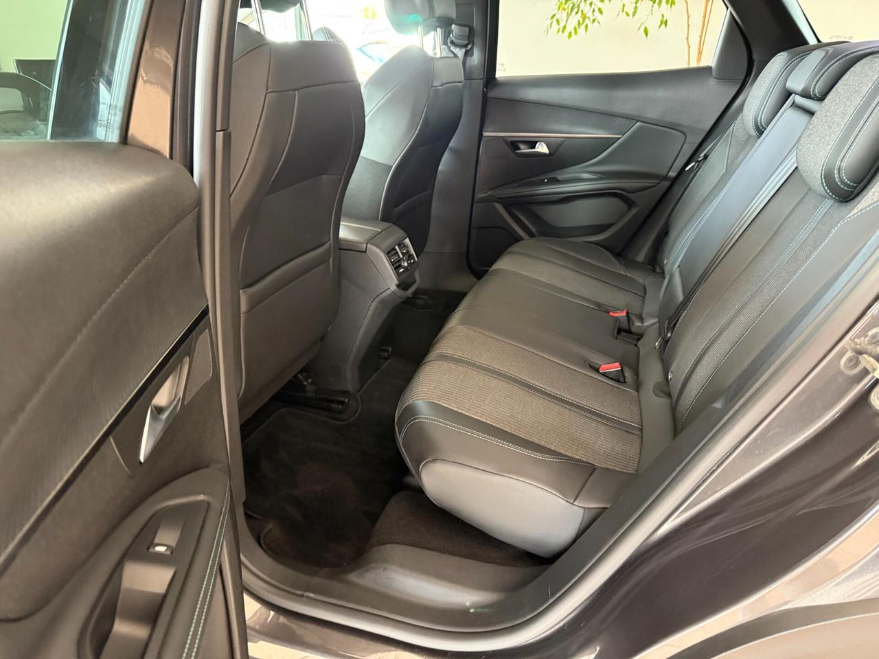 Peugeot 3008 BlueHDi 130 S&S EAT8 Allure Pelle RetroCam Full