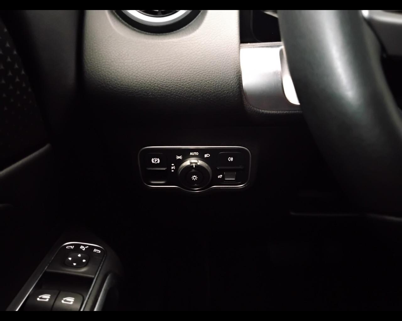 Mercedes-Benz GLB - X247 2023 - GLB 180 d Progressive Advanced auto