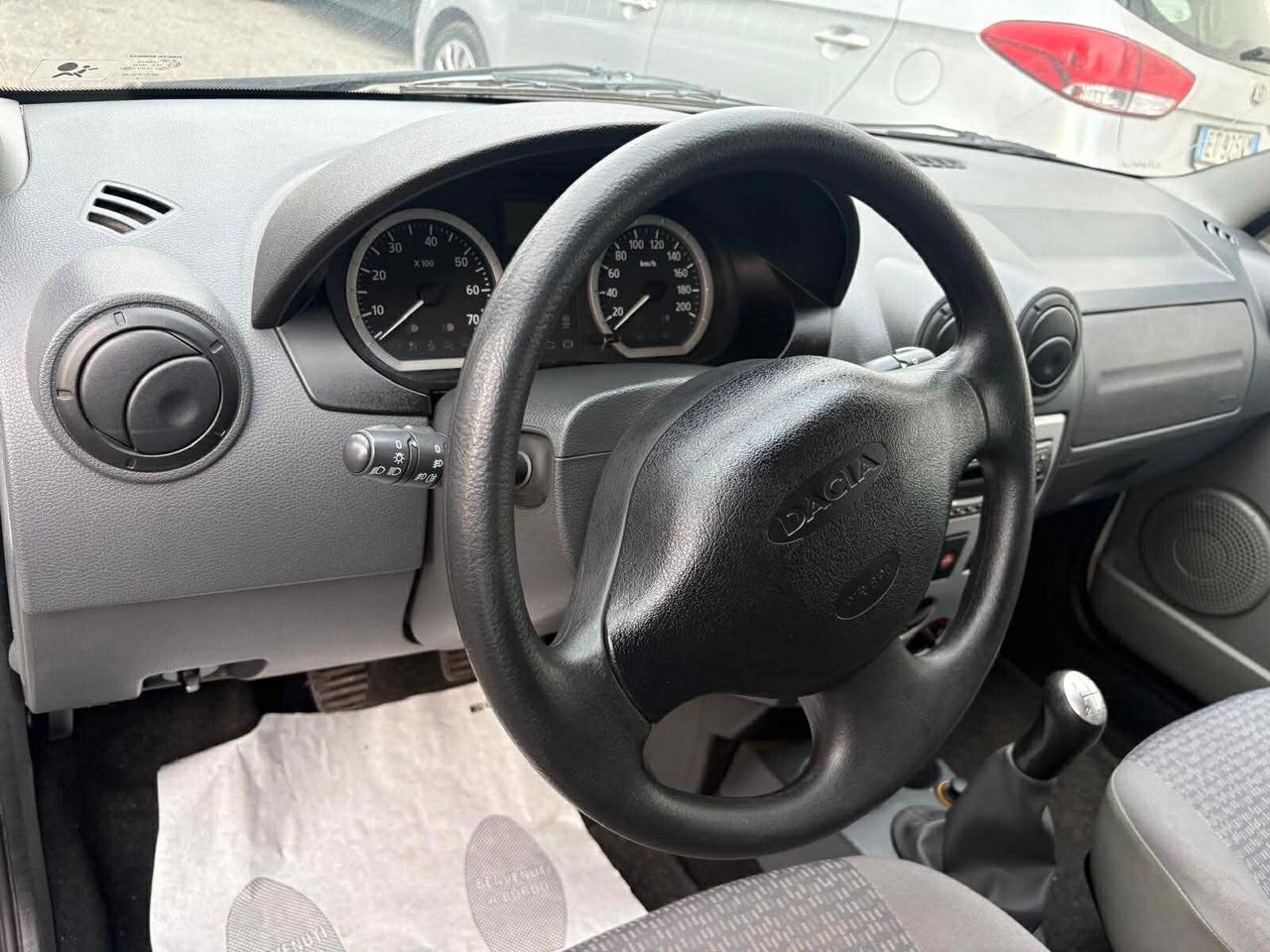 Dacia Logan MCV 1.6 16V 5 posti Lauréate