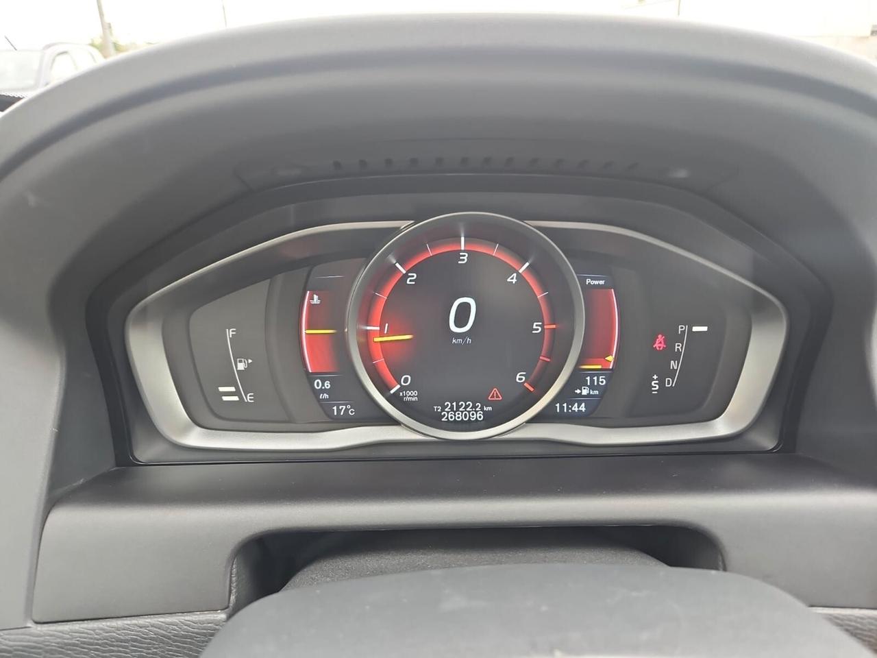 Volvo XC 60 D3 FWD 150CV Momentum AUTO NAVI