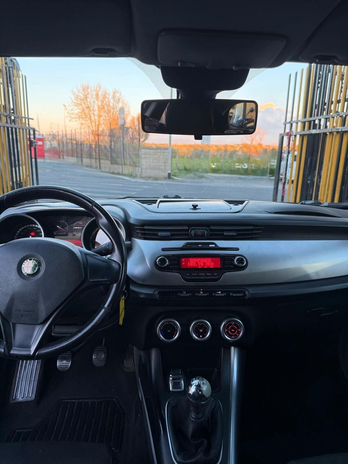 Alfa Romeo Giulietta 1.6 JTDm-2 105 CV Exclusive garanzia permute finanziamenti