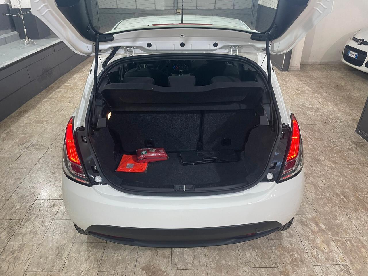 Lancia Ypsilon 1.2 69 CV 5 porte S&S Elefantino Blu